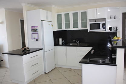 Burleigh Gardens North Hi Rise - Coogee Beach Accommodation 6