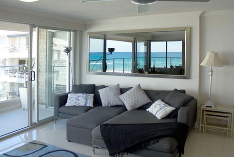 Pacific Surf Absolute Beach Apartments - Coogee Beach Accommodation 2