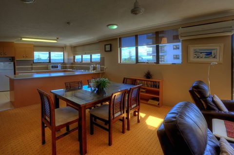 Aristocrat Apartments - Coogee Beach Accommodation 5