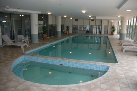 Meriton Apartments - Coogee Beach Accommodation 1