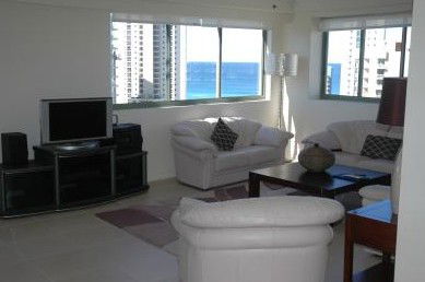 Meriton Apartments - Coogee Beach Accommodation 2