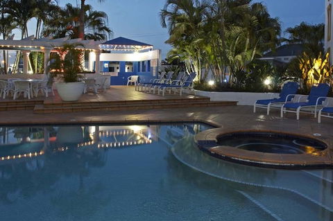 Santorini By The Sea - Coogee Beach Accommodation 1