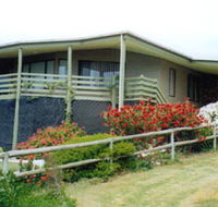 Currawong Holiday Home - Coogee Beach Accommodation