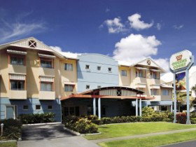 Cairns Queens Court Accommodation - Coogee Beach Accommodation 0