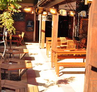 Brecknock Hotel - Coogee Beach Accommodation