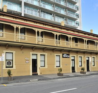 Hotel Tivoli - Coogee Beach Accommodation