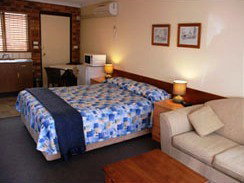 Hills Of Gold Motel - Coogee Beach Accommodation 1