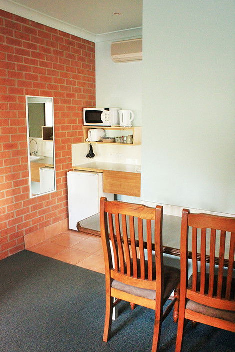 Catalina Motel Lake Macquarie - Coogee Beach Accommodation 4