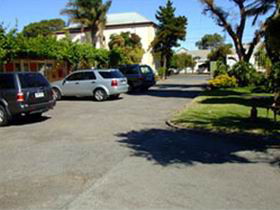 Motel Travelway - Coogee Beach Accommodation 0
