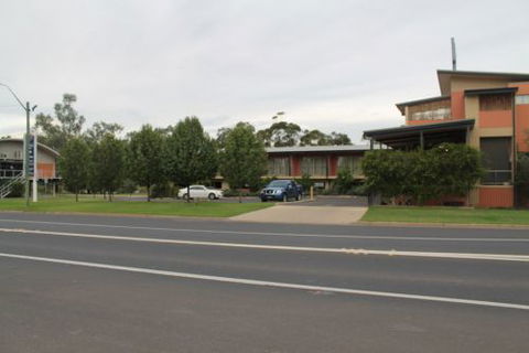 Forbes Victoria Inn - Coogee Beach Accommodation 0