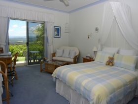 Ninderry Manor Luxury Retreat B&B - Coogee Beach Accommodation 0