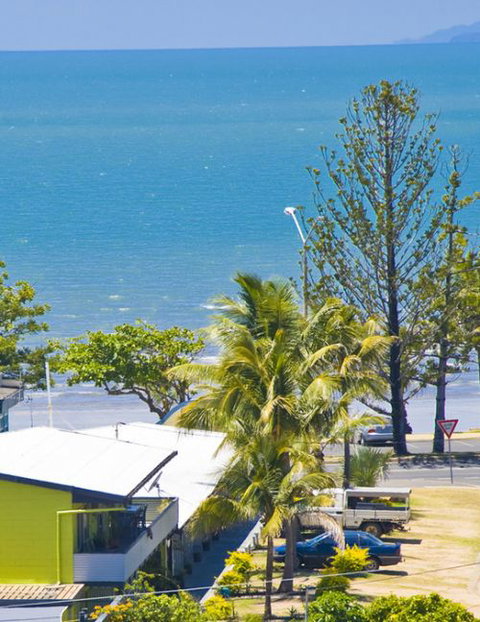 Surfside Motel - Yeppoon - Coogee Beach Accommodation 0