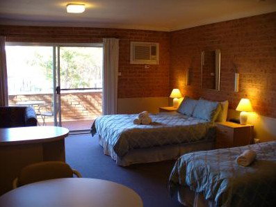 Huskisson Beach Motel - Coogee Beach Accommodation 1
