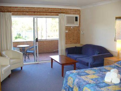Huskisson Beach Motel - Coogee Beach Accommodation 3