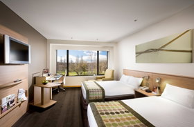 Crowne Plaza Canberra - Coogee Beach Accommodation 1