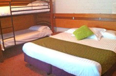 Barrakee Ski Lodge - Coogee Beach Accommodation 0