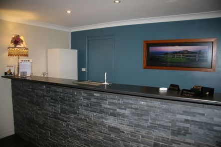 Comfort Inn Lake Macquarie - Coogee Beach Accommodation 1