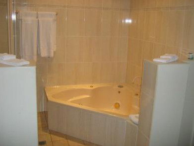 Turners Vineyard - Coogee Beach Accommodation 1