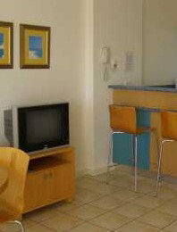 Noosa Parade Holiday Inn - Coogee Beach Accommodation 1