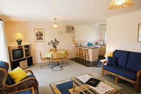 Birralee Holiday Villas - Coogee Beach Accommodation 3