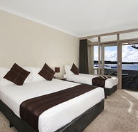 Waters Edge Country Comfort - Coogee Beach Accommodation