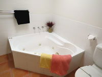Crown Apartments Merimbula - Coogee Beach Accommodation 5