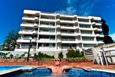 SURFERS CHALET HOLIDAY APARTMENTS - Coogee Beach Accommodation 0