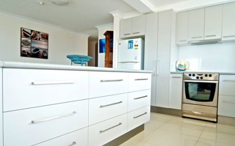 SURFERS CHALET HOLIDAY APARTMENTS - Coogee Beach Accommodation 3