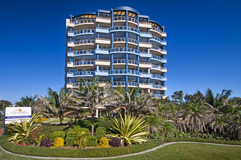 Beaches International - Coogee Beach Accommodation 0