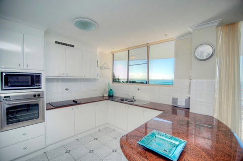 Beaches International - Coogee Beach Accommodation 3