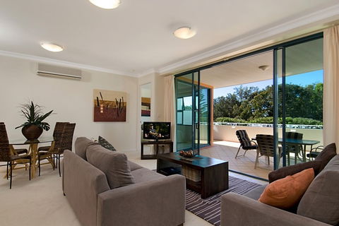 Santorini On Mudjimba - Coogee Beach Accommodation 2
