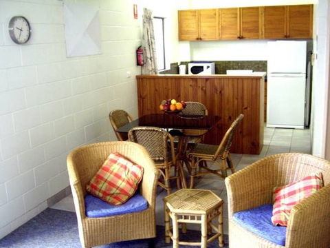 Ti Tree Holiday Apartments - Coogee Beach Accommodation 4