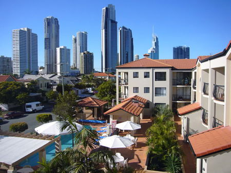 Chevron Palms - Coogee Beach Accommodation 5