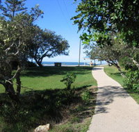 Raintrees On Moffat Beach - Coogee Beach Accommodation
