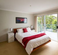 The Lake Limo - Coogee Beach Accommodation