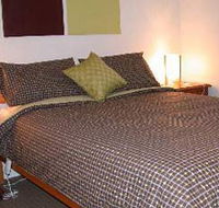 Plumtree Cottage - Coogee Beach Accommodation