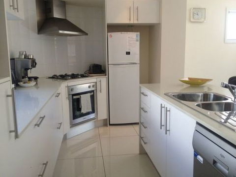 Short Stay Network - Coogee Beach Accommodation 2