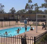 Lake Leslie Tourist Park - Coogee Beach Accommodation