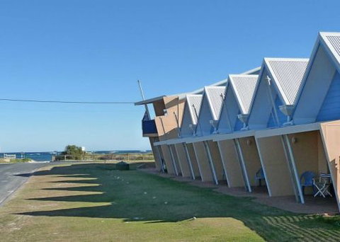 Windsurfer Beach Chalets - Coogee Beach Accommodation 0