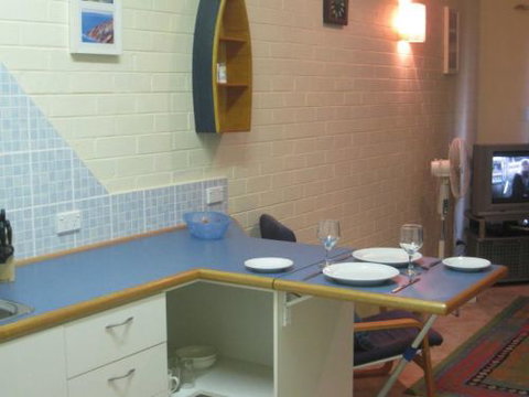 Windsurfer Beach Chalets - Coogee Beach Accommodation 5
