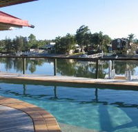 Mooloolaba Canal Holiday House - Coogee Beach Accommodation