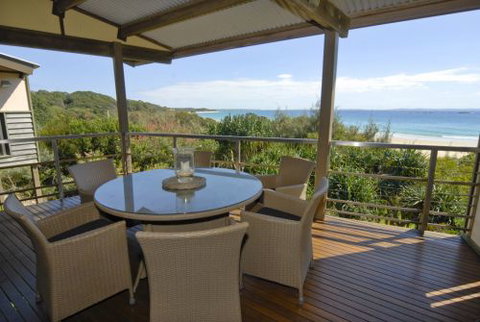 Discover Stradbroke - Coogee Beach Accommodation 0