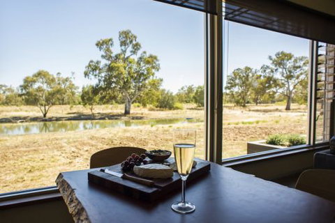Girragirra Retreat - Coogee Beach Accommodation 4
