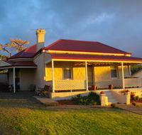 Charlie Bates Cottage - Coogee Beach Accommodation