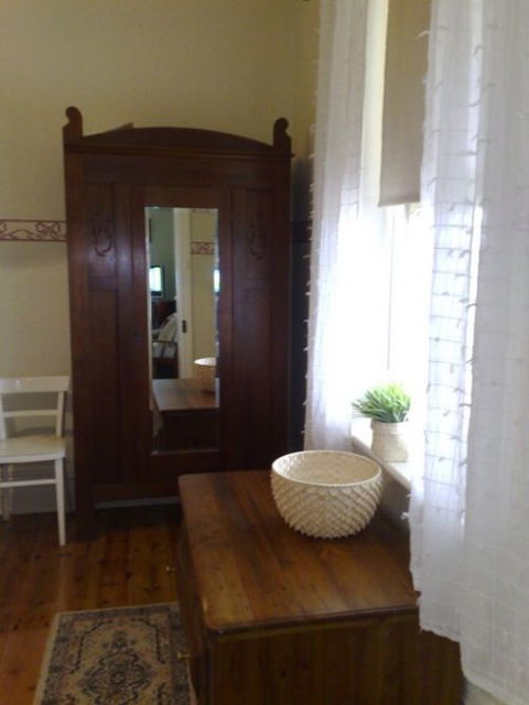 Charlie Bates Cottage - Coogee Beach Accommodation 8