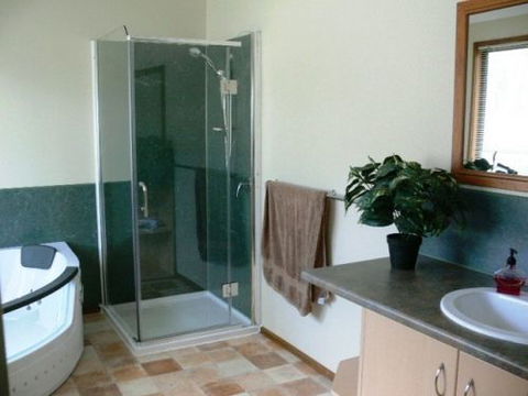 The Ripley Family Holiday Retreat - Coogee Beach Accommodation 2