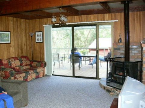 The Ripley Family Holiday Retreat - Coogee Beach Accommodation 6