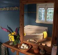 Currawong Cottage - Coogee Beach Accommodation