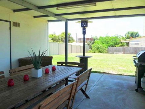 Lancelin Accommodation Service - Coogee Beach Accommodation 2