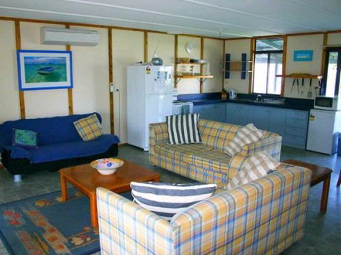Lancelin Accommodation Service - Coogee Beach Accommodation 4